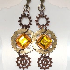 Steampunk gear earrings with rhinestones